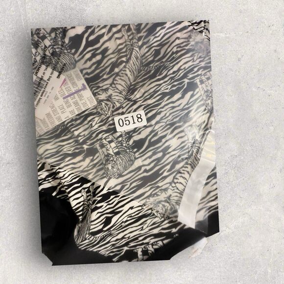 Lularoe Women's Randy Baseball Raglan Black/White Zebra W/Tigers Size Large-NWT - Picture 5 of 6